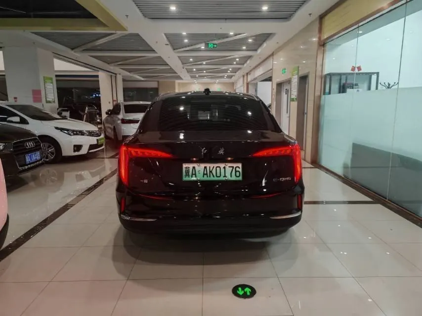 HongQi 2022 E-QM 5 431km Charging Enjoy Edition Automatic Gear 4