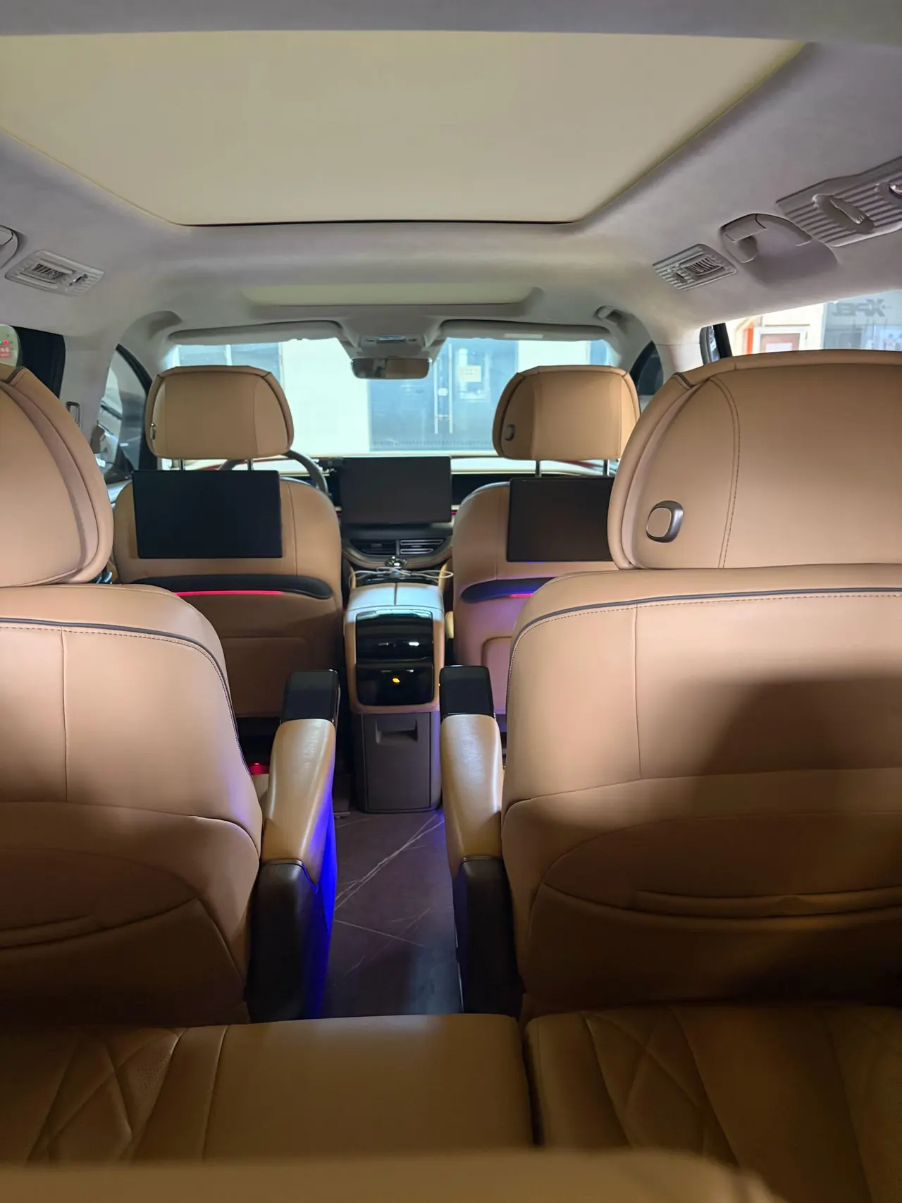 Denza 2022 Denza D9 DM-i 1.5T stepless 970 four-wheel drive flagship automatic gear 9