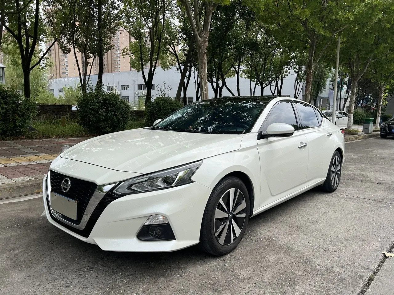 Nissan 2022 Teana 2.0 Stepless XL-TLS Pleasant Edition Automatic Gear - View 1