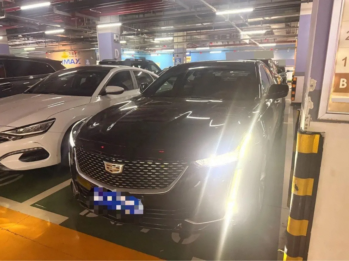 Cadillac 2022 CT5 2.0T 28T Luxury (Standard Edition) Automatic Gear - View 1