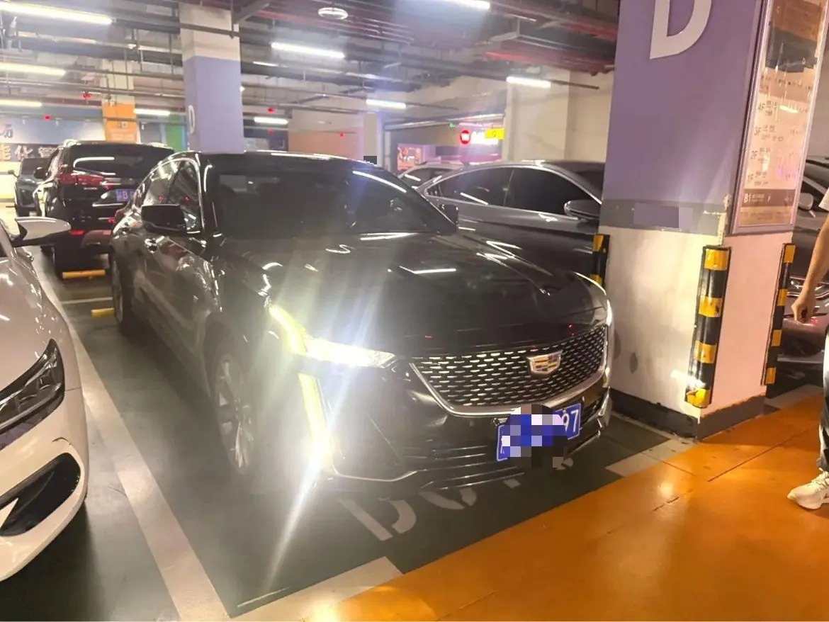 Cadillac 2022 CT5 2.0T 28T Luxury (Standard Edition) Automatic Gear 2