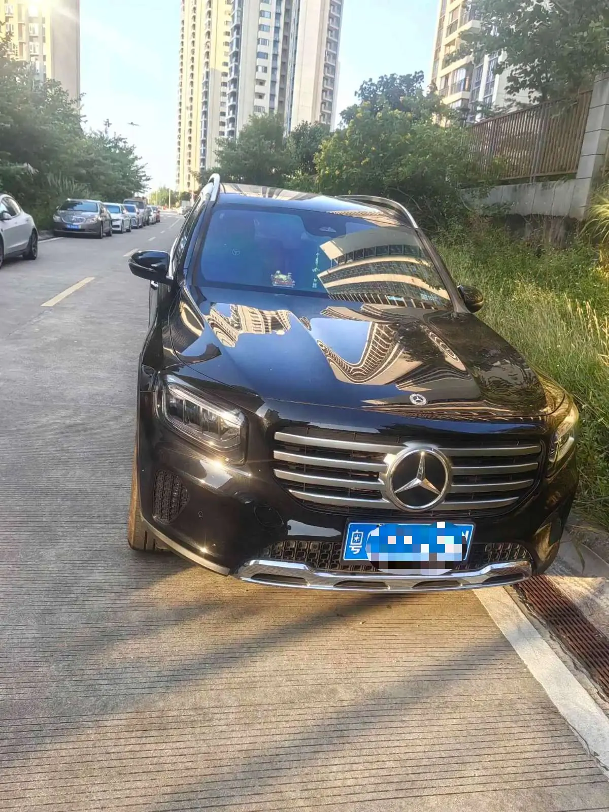 Mercedes Benz 2025 GLB 220 48V 2.0T Sporty Model Automatic 3