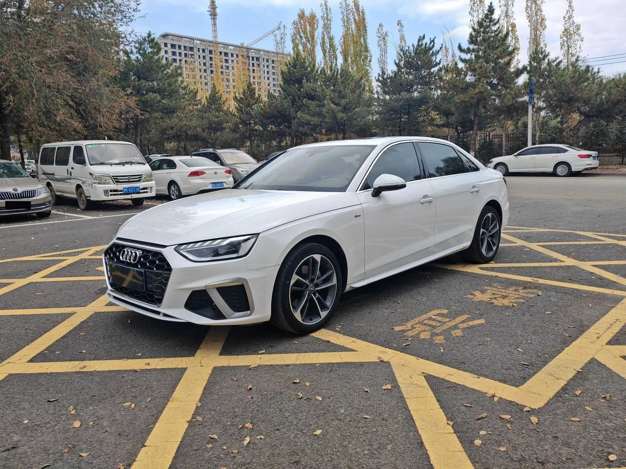 Audi 2020 A4L 2.0TFSI 40TFSI Fashion Dynamic Automatic - View 1