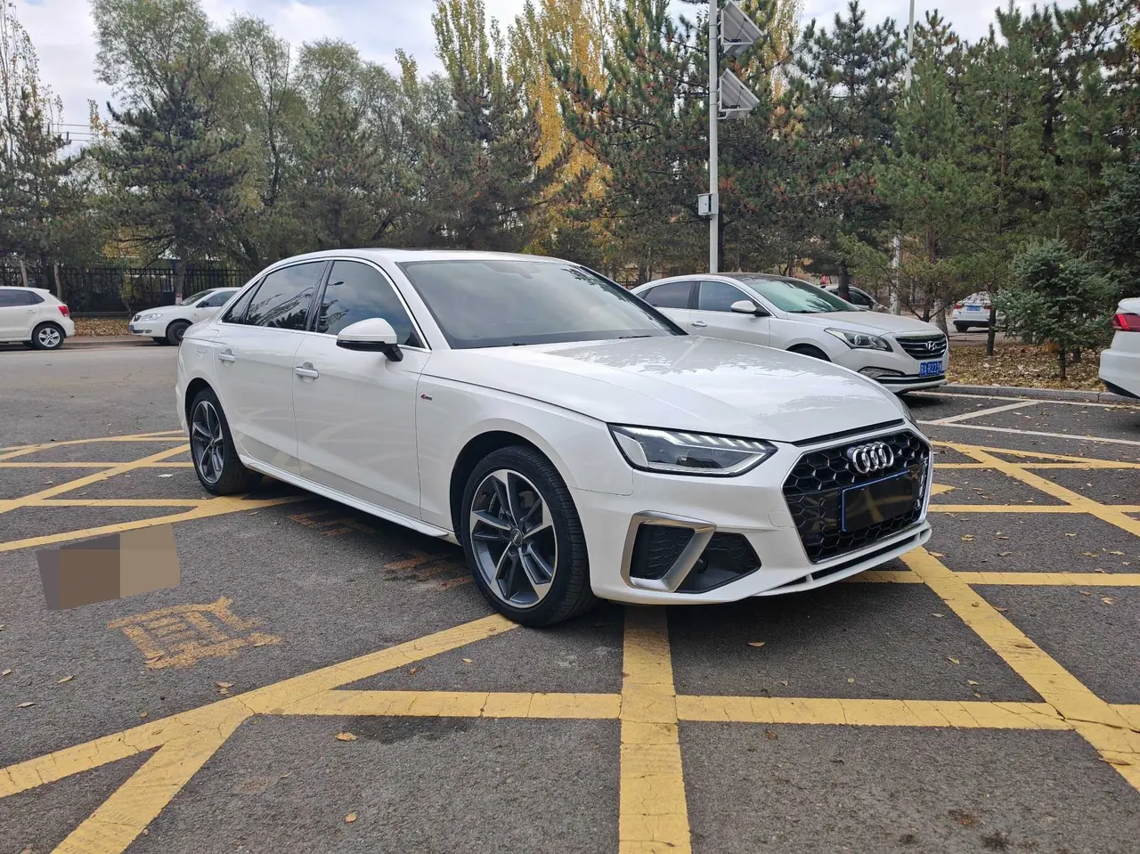 Audi 2020 A4L 2.0TFSI 40TFSI Fashion Dynamic Automatic 2