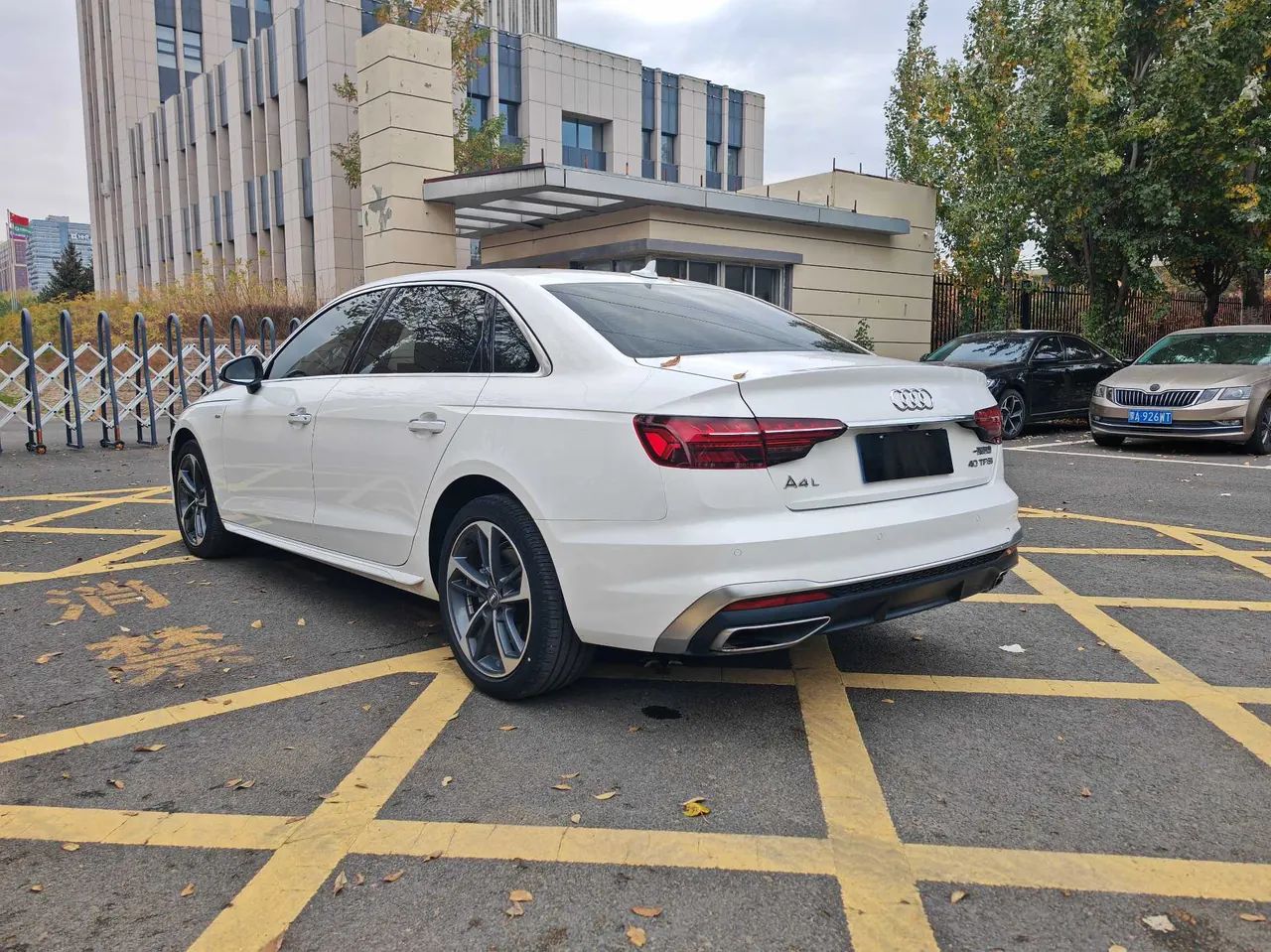 Audi 2020 A4L 2.0TFSI 40TFSI Fashion Dynamic Automatic 7