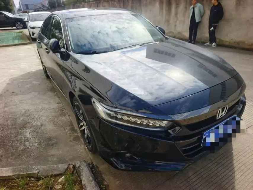 Honda 2022 10th Generation Accord 1.5T Stepless 260TURBO Magic Night Premium Edition Automatic Gear 3