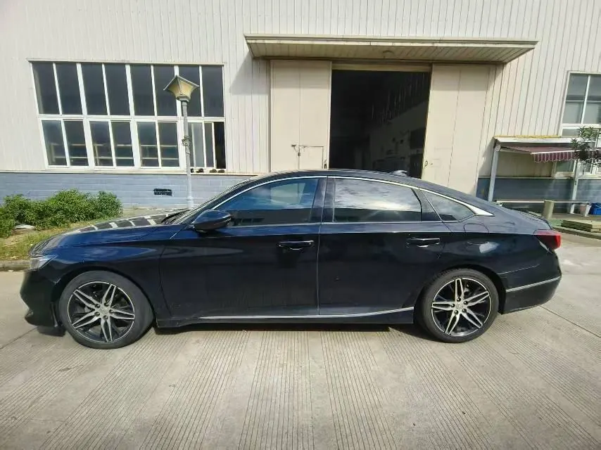Honda 2022 10th Generation Accord 1.5T Stepless 260TURBO Magic Night Premium Edition Automatic Gear 4