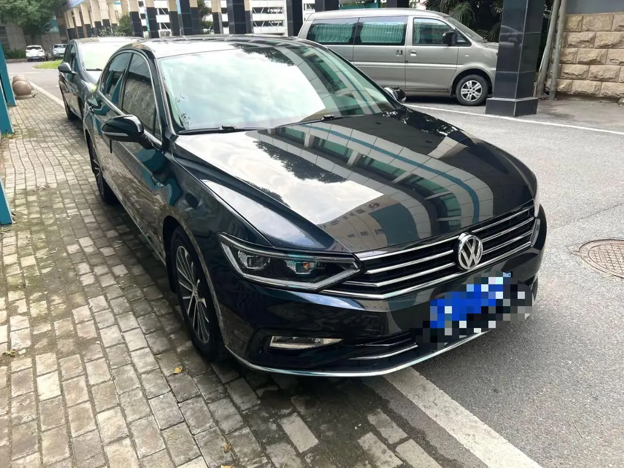 Volkswagen 2020 Magotan 2.0TSI 330TSI luxury automatic transmission 3