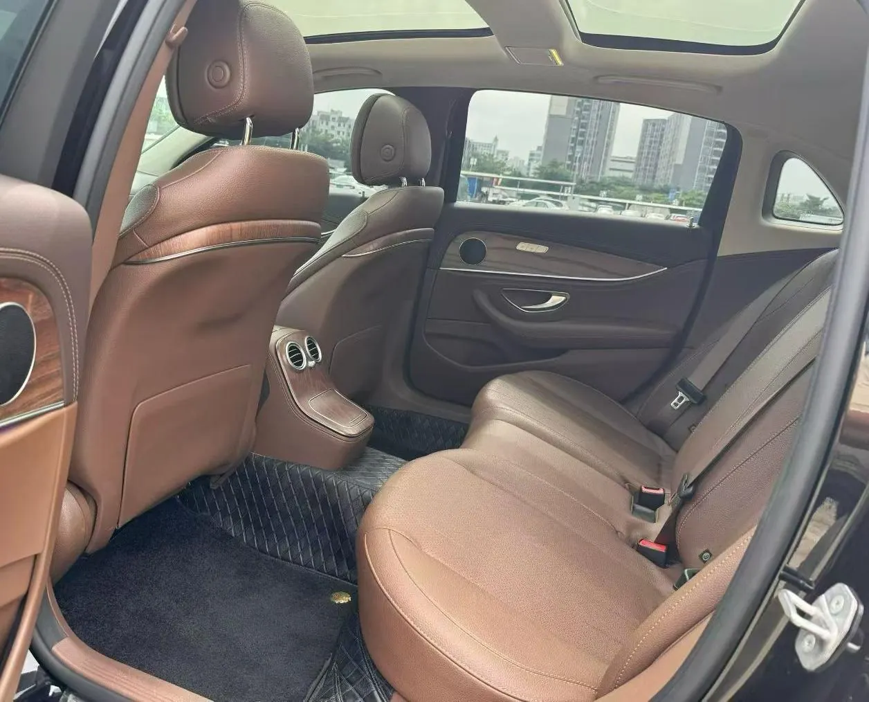 Mercedes Benz E-Class 2023 E 300 L 2.0T Fashion Automatic Gear 4