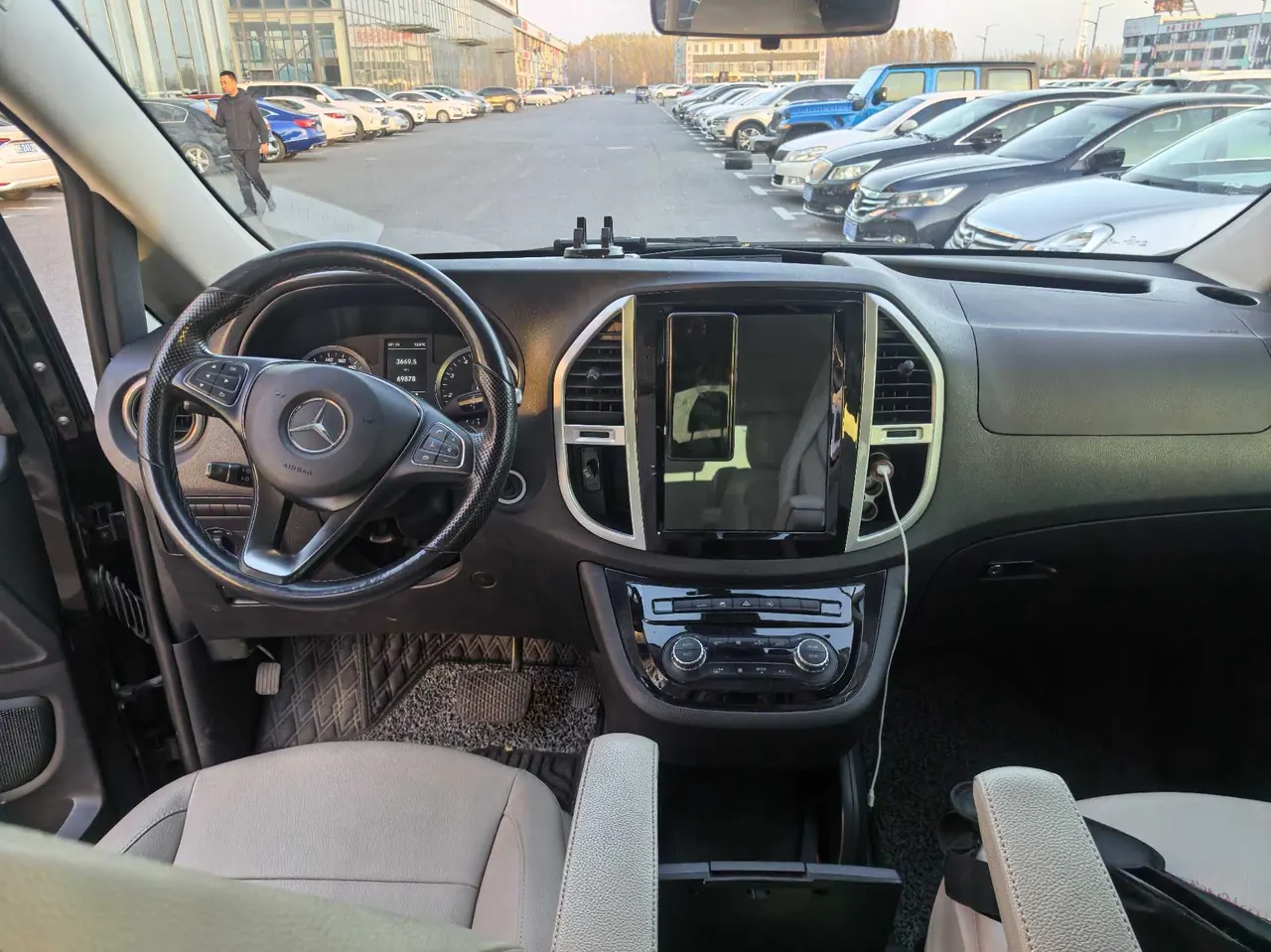 Mercedes Benz 2020 Vito 2.0T Business Edition 7-seat Automatic Gear 16