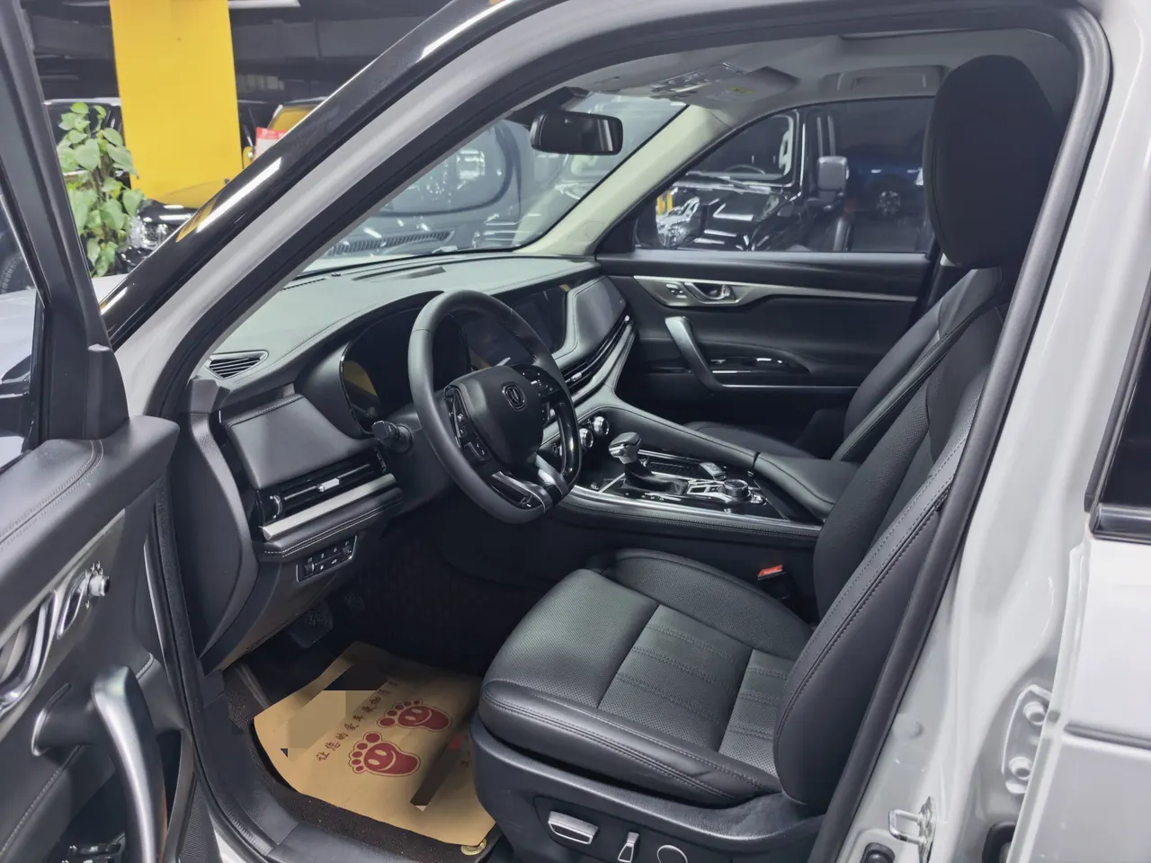 ChangAn 2021 CS95 2.0T Two-Drive Luxury Automatic Gear 4