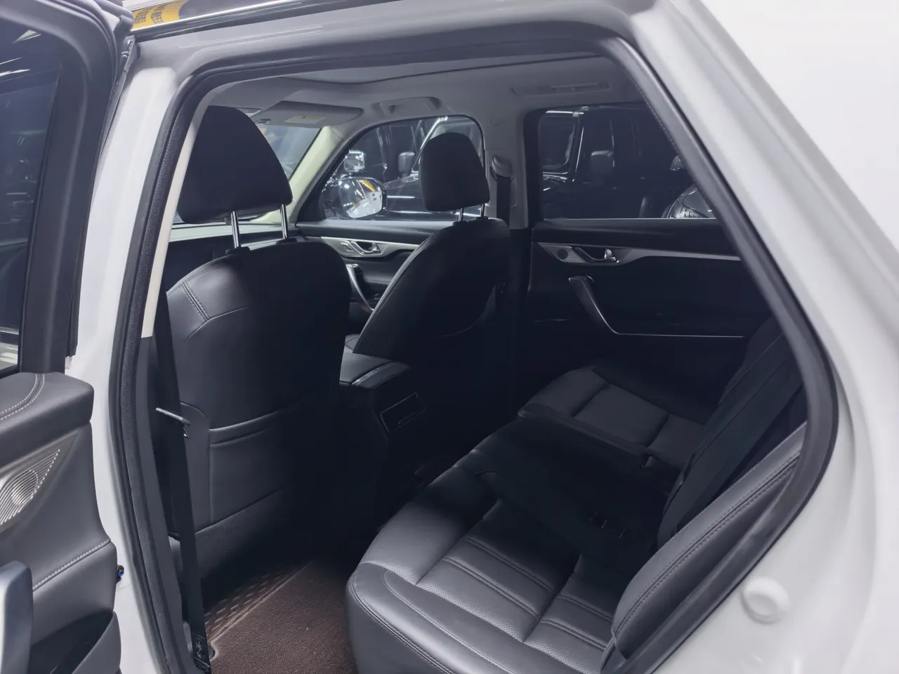ChangAn 2021 CS95 2.0T Two-Drive Luxury Automatic Gear 5