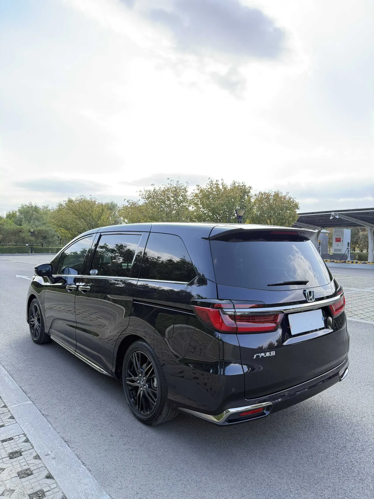 Honda 2022 Odyssey Hybrid 2.0 Stepless Sharp and Glory Edition Automatic Gear 6