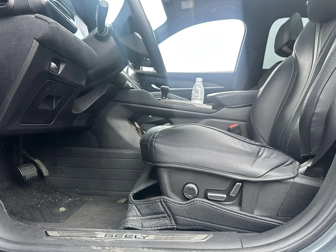 Geely 2024 XingyueL (Monjaro) 2.0TD High Power Two-Drive Enovate Edition Automatic Transmission 4
