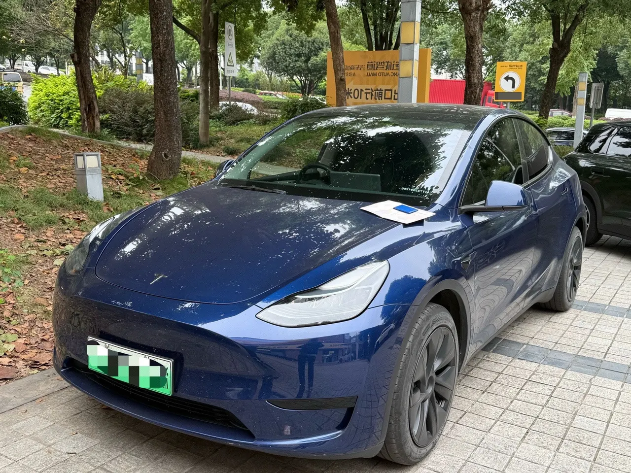 Tesla 2024 Model Y rear-wheel drive version automatic transmission - View 1