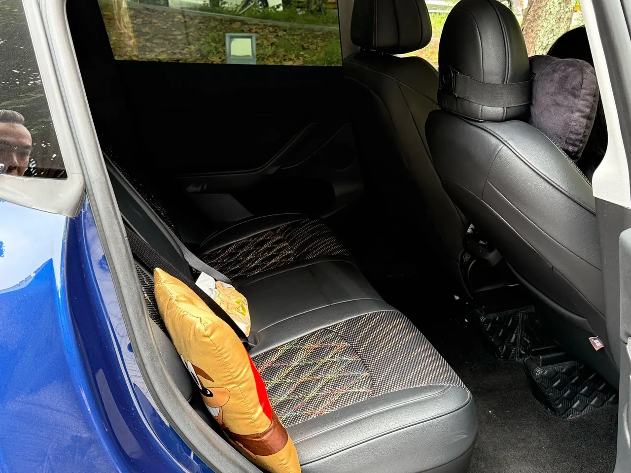 Tesla 2024 Model Y rear-wheel drive version automatic transmission 3