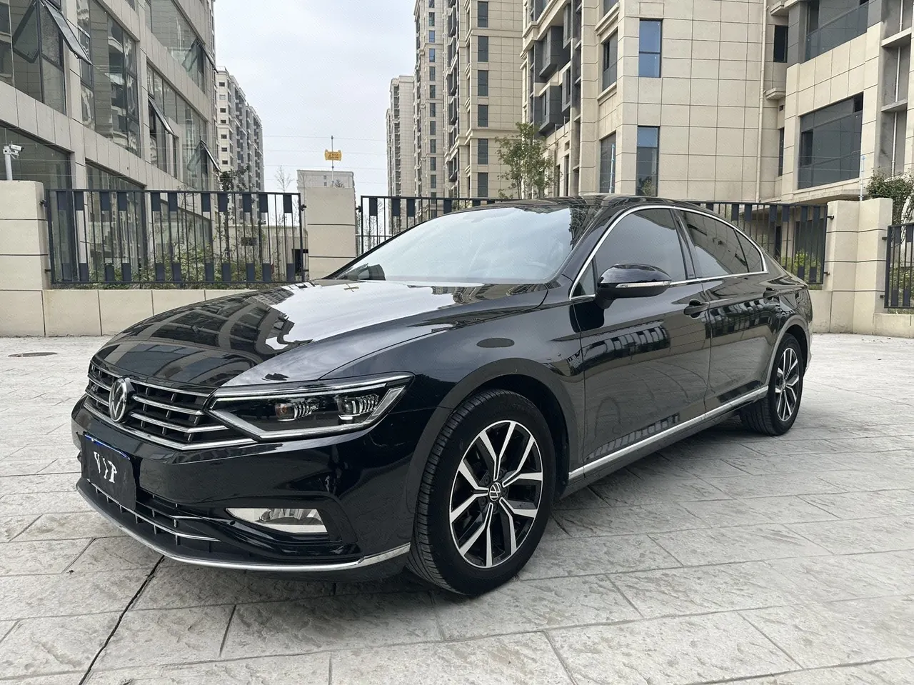 Volkswagen 2020 Magotan 2.0TSI 330TSI Leading Automatic - View 1