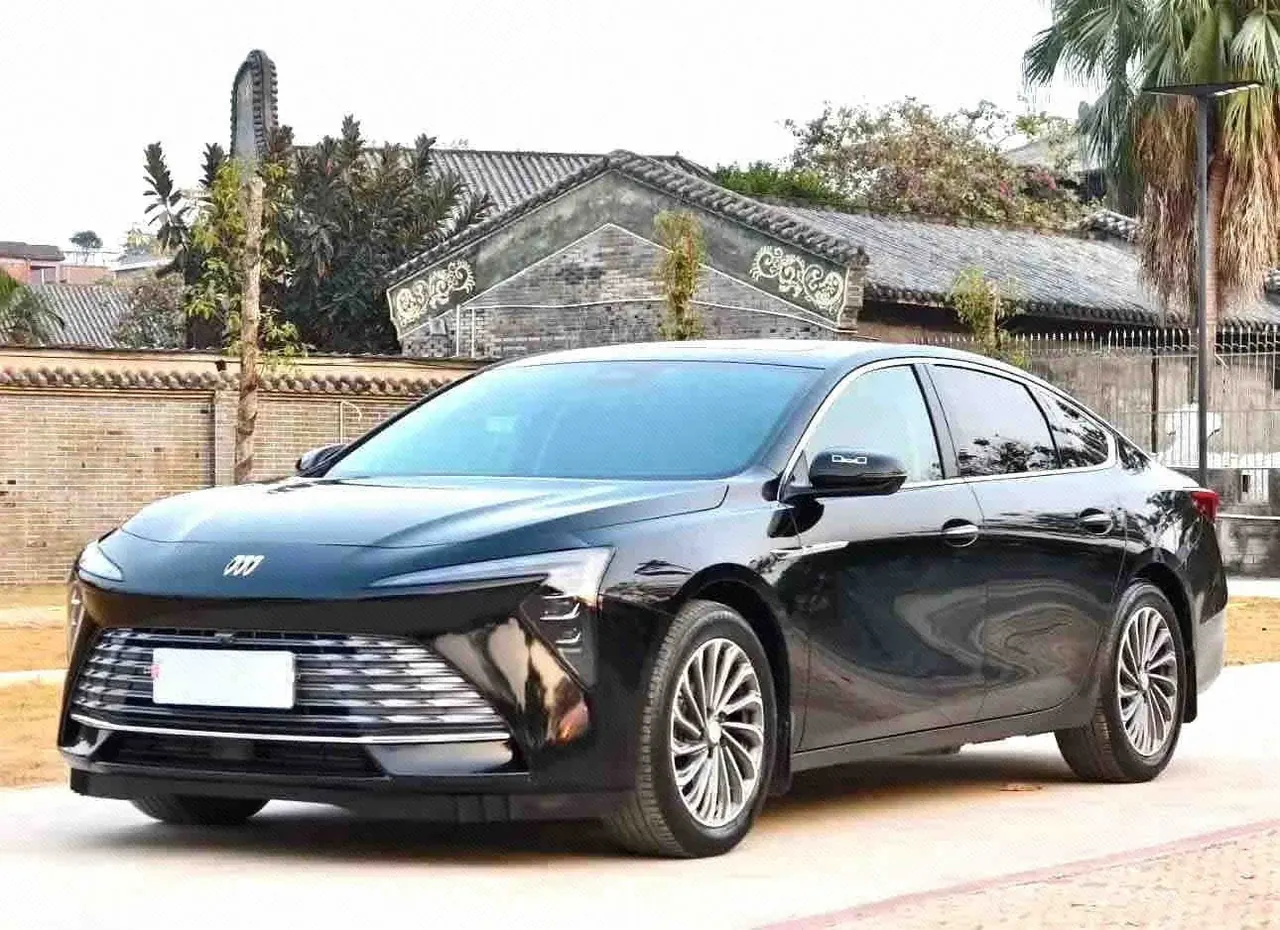 Buick 2023 LaCrosse 48V 2.0T 28T More Premium Edition Automatic Gear - View 1