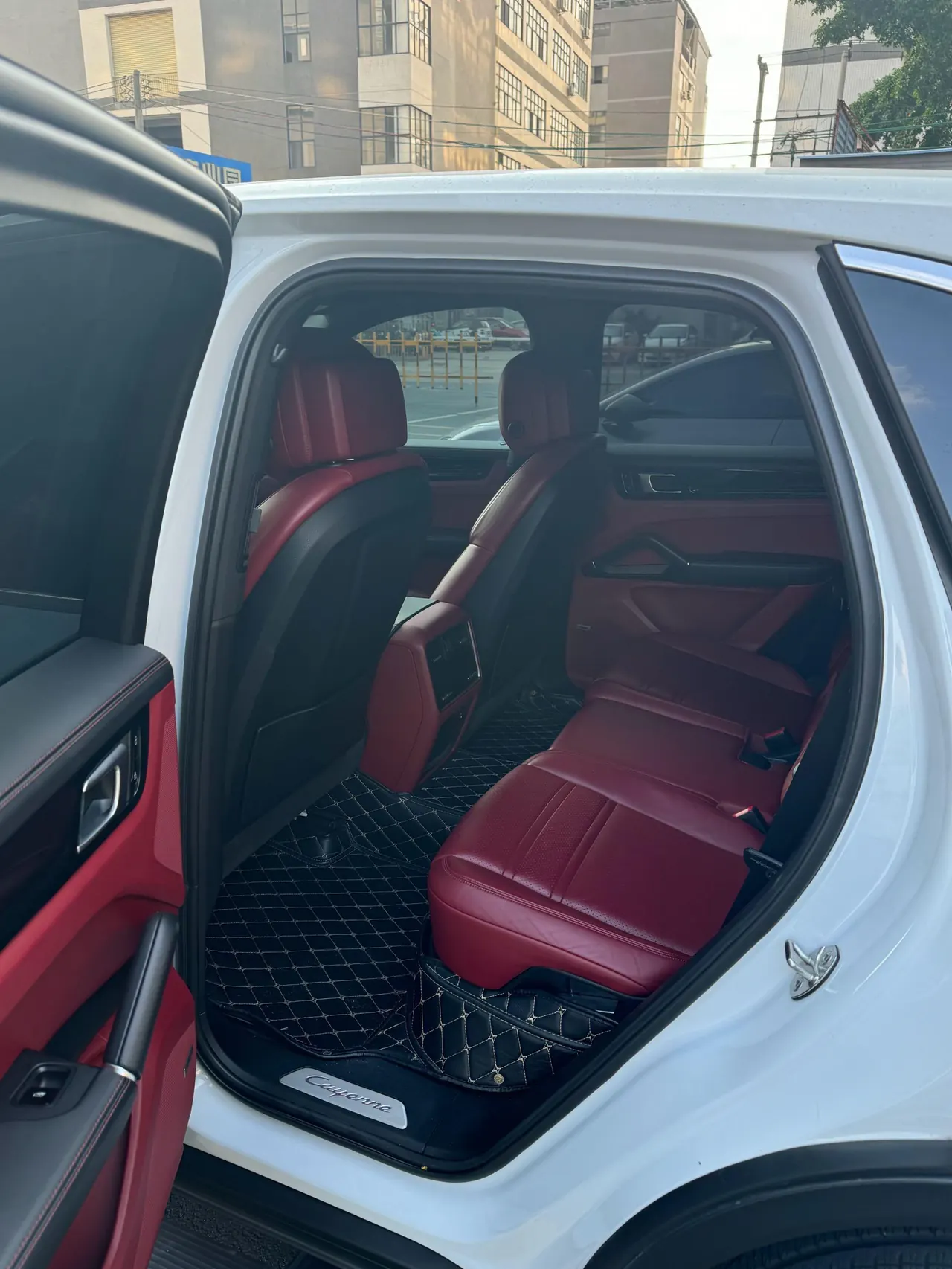Porsche Cayenne New Energy (Imported) 2020 Cayenne Oil and Electric Hybrid 2.0T Automatic Gear 4