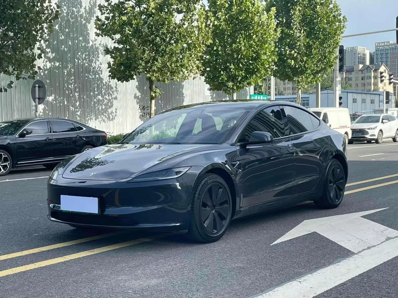 Tesla 2023 Model 3 Rejuvenation Edition Rear Wheel Drive Automatic Transmission - View 1