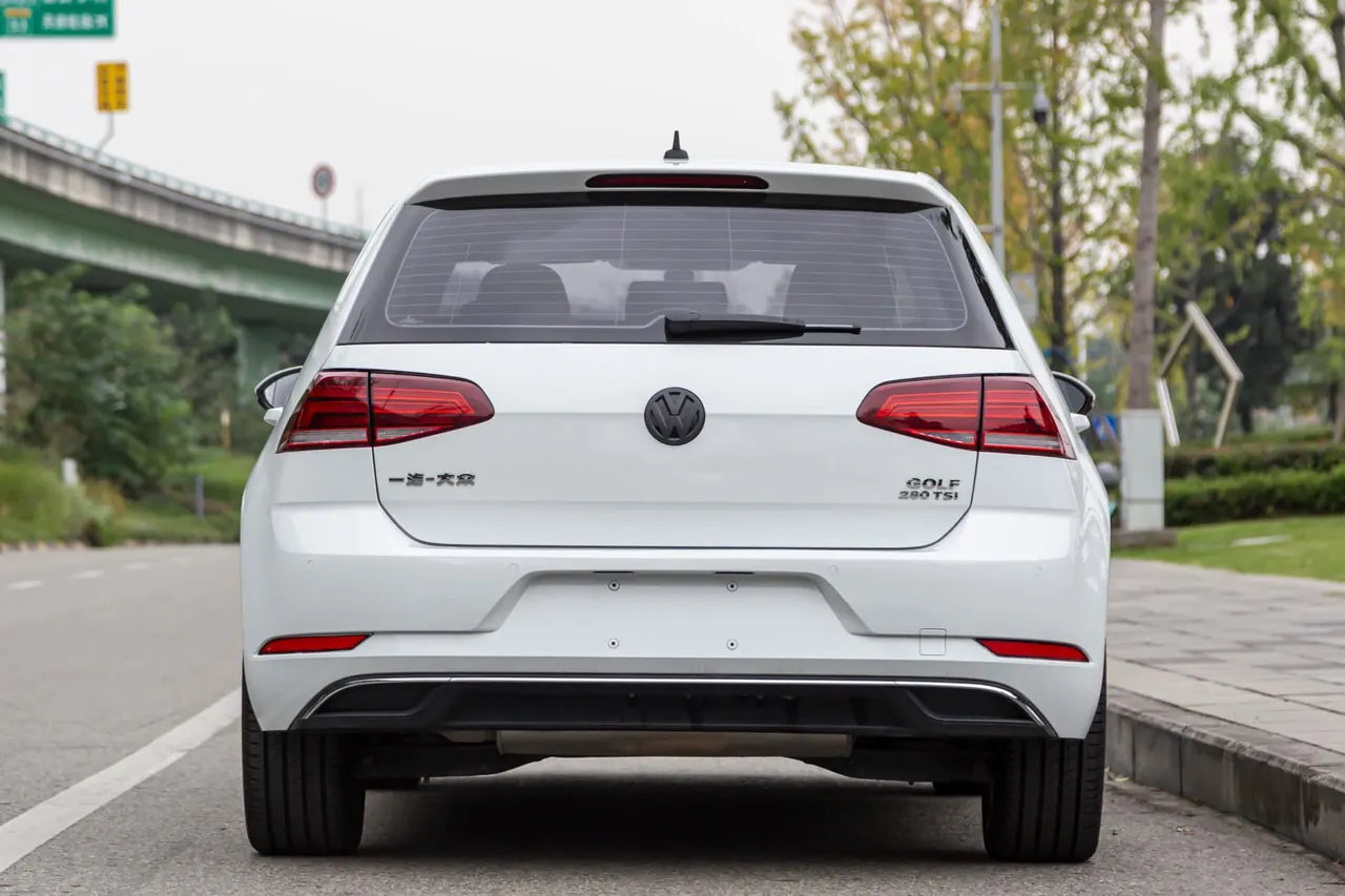 Volkswagen 2020 Golf 7 1.4TSI 280TSI Beloved Edition Comfortable Automatic 3