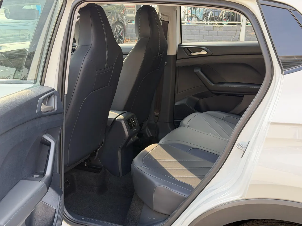 Volkswagen 2026 Tuyue Xinrui 1.5TSI 300TSI Sharp Enjoy Edition Automatic Gear 3