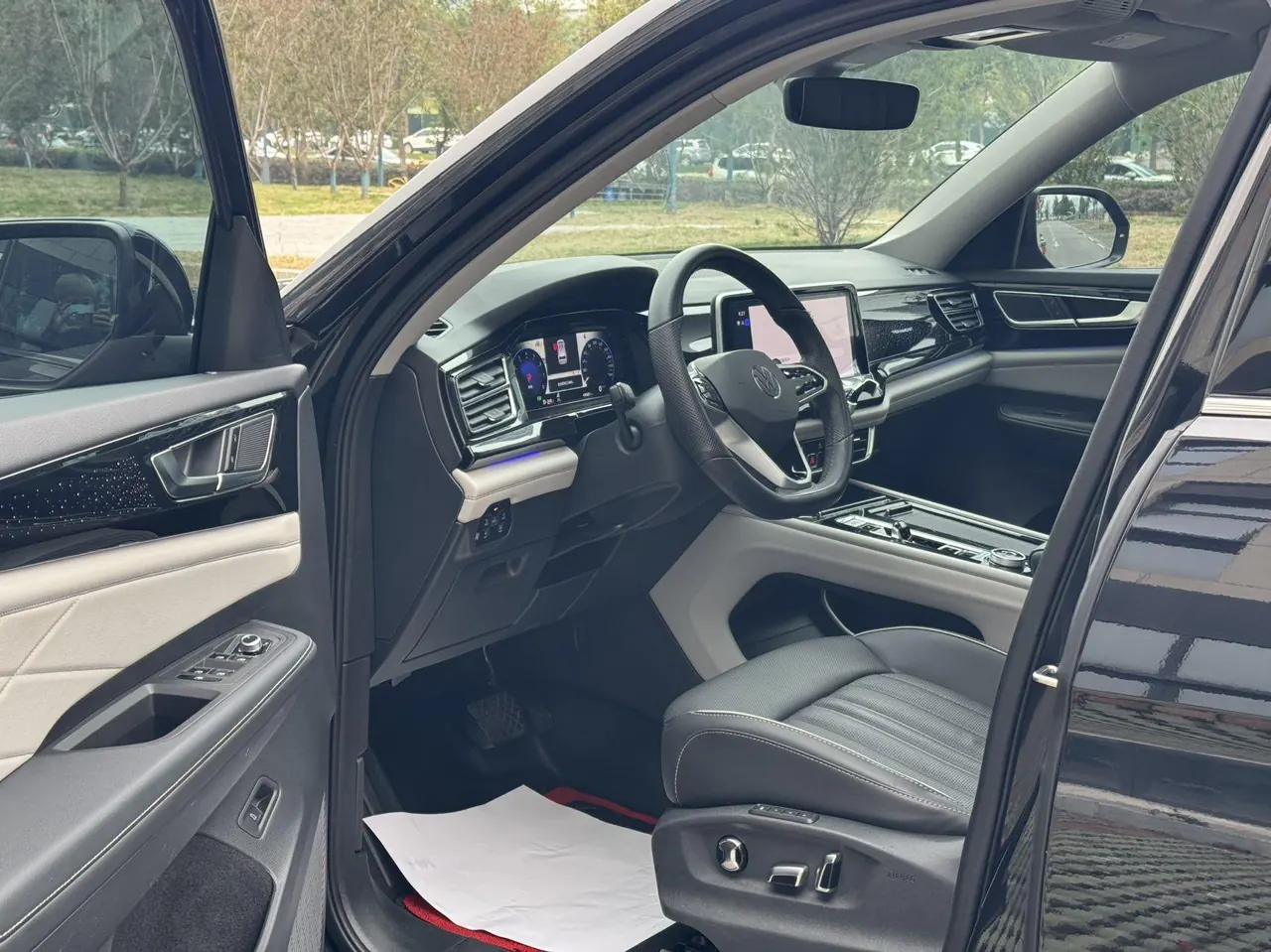Volkswagen 2023 Tuang 2.0TSI 380TSI 4WD Respect Deluxe Automatic Transmission 4