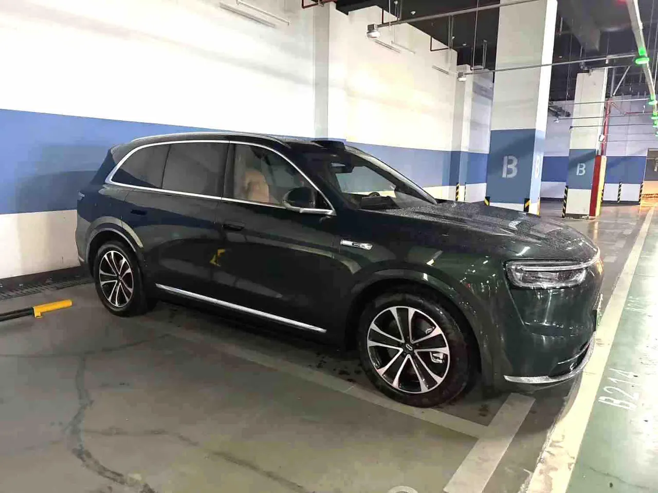 AITO 2026 AITO M7 extended range Ultra 4-wheel drive version 5 (192-line laser Radar) automatic gear 3