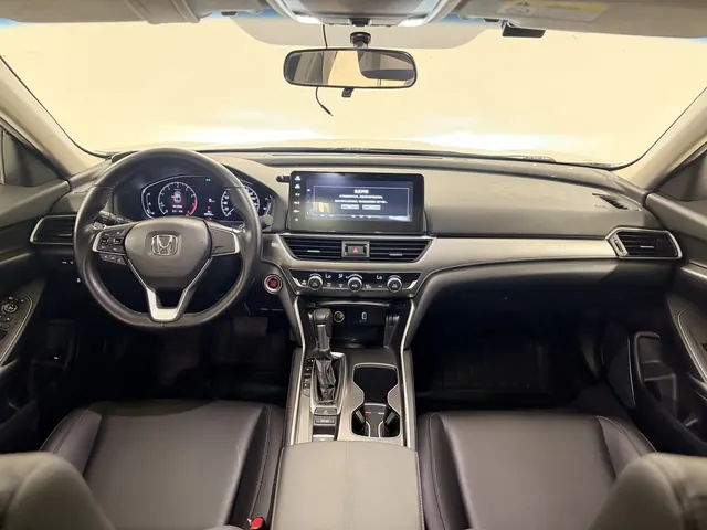 Honda 2022 10th Generation Accord 1.5T Stepless 260TURBO Deluxe Automatic Gear 4