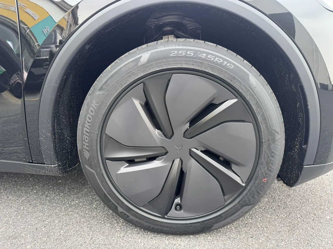 Tesla 2026 Model Y Long Range Rear-Wheel-Drive Automatic 4