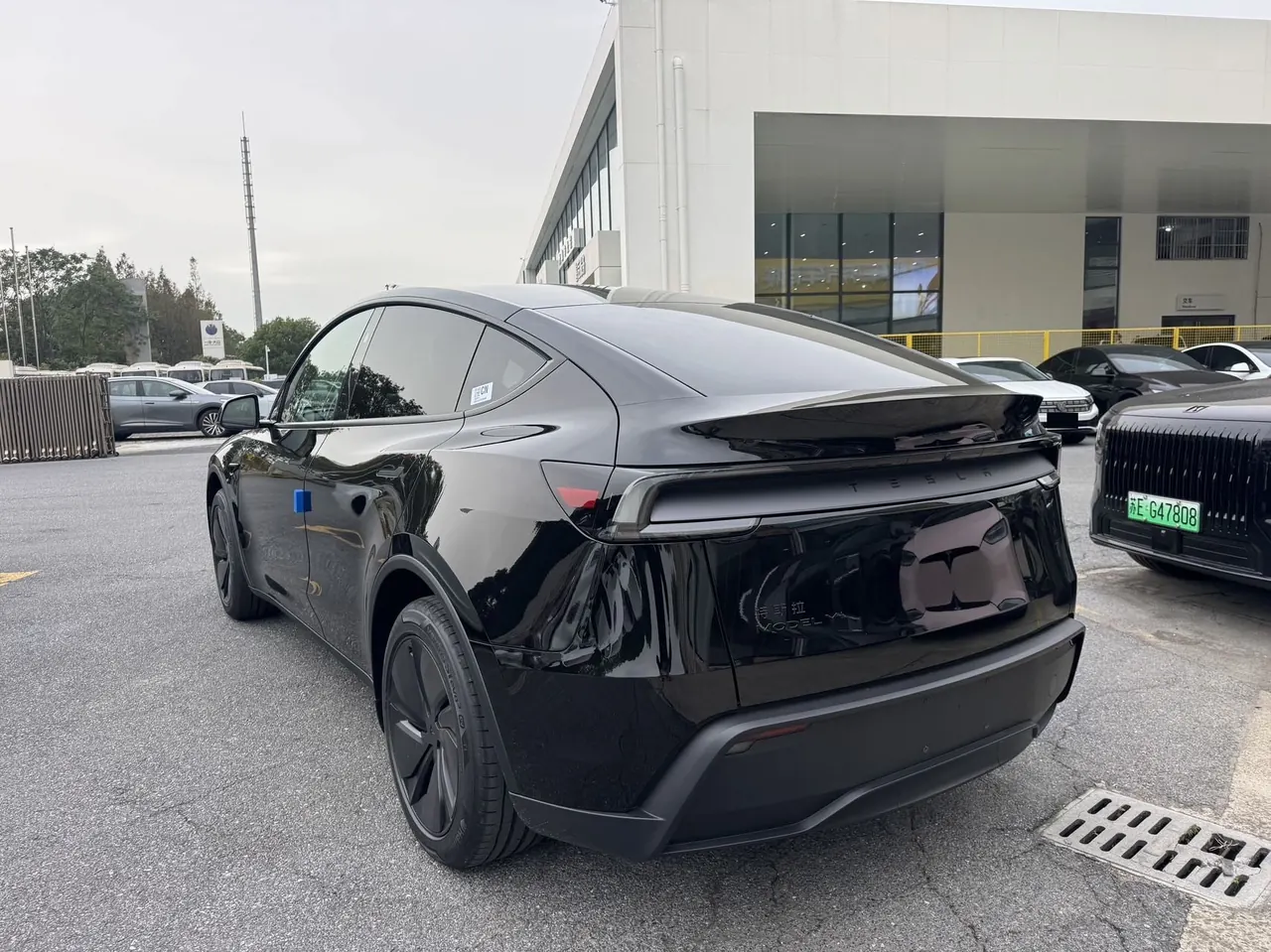 Tesla 2026 Model Y Long Range Rear-Wheel-Drive Automatic 9