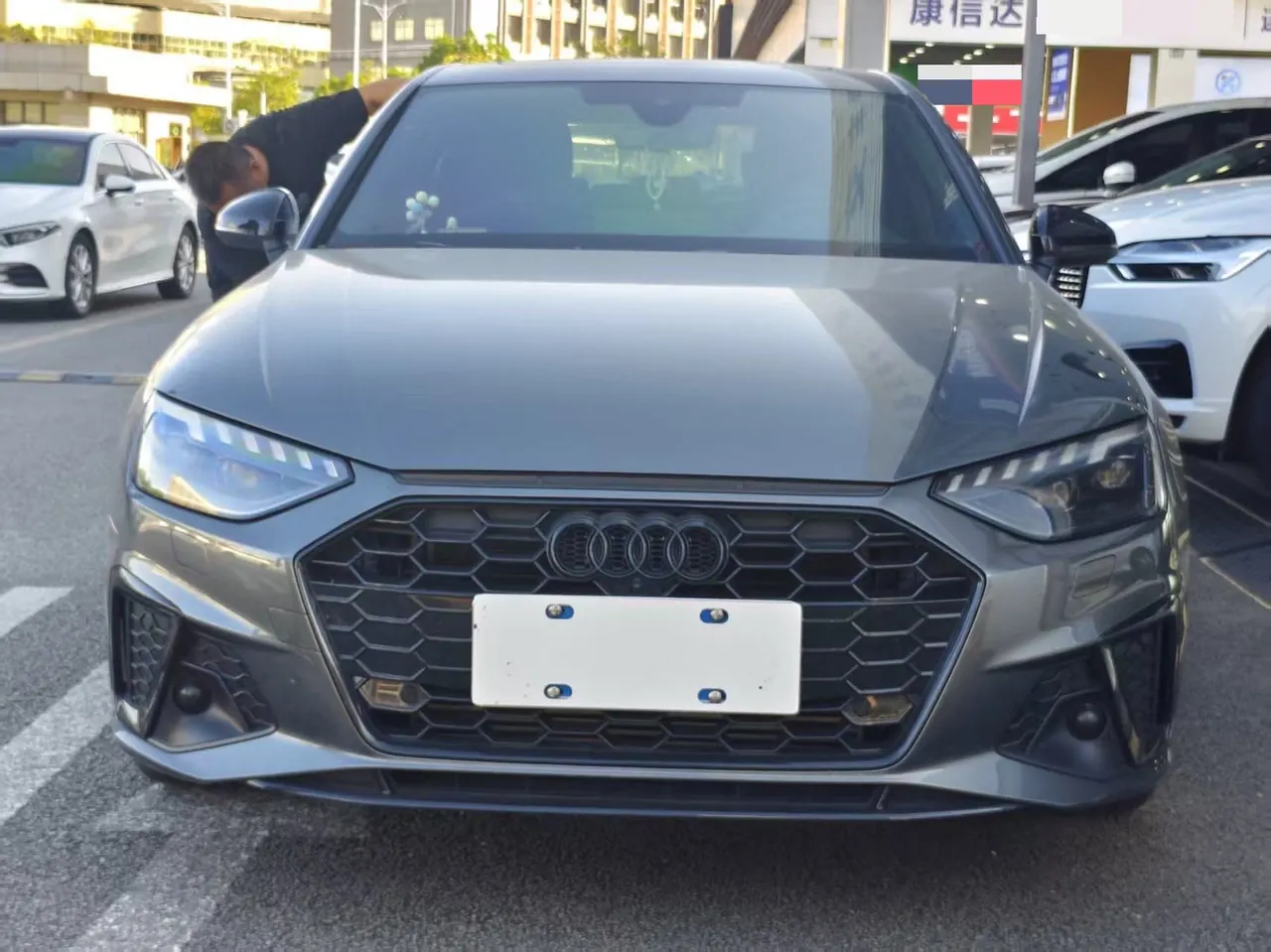 Audi 2024 A4L 2.0TFSI 40TFSI Deluxe Dynamic (Starry Night Edition) Automatic Gear 3