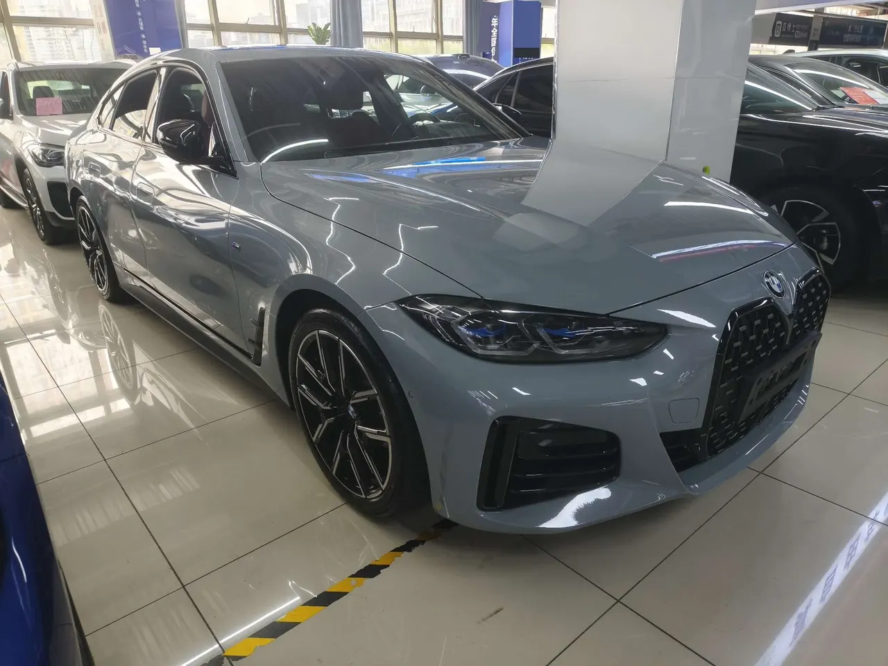 BMW 4 Series (Imported) 2022 425i Four-Door Coupe 2.0T M Sports Obsidian Night Suit Automatic Gear 2