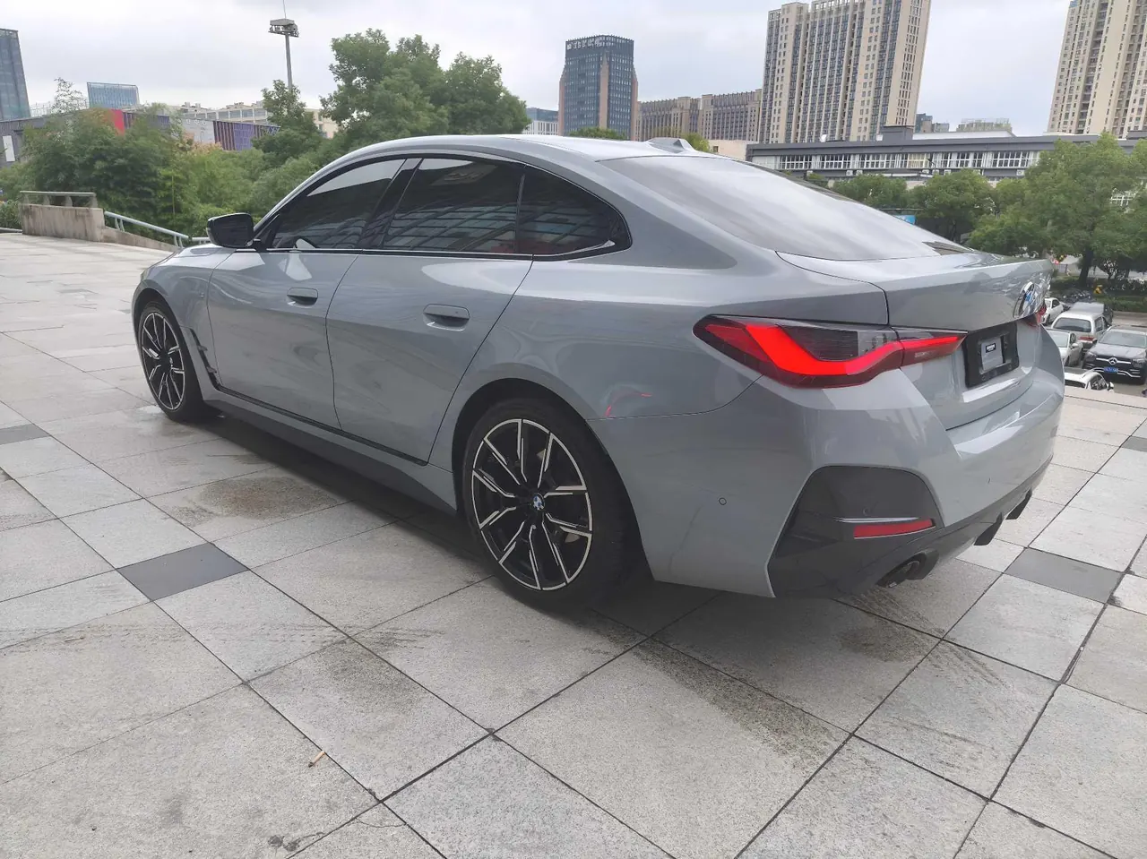 BMW 4 Series (Imported) 2022 425i Four-Door Coupe 2.0T M Sports Obsidian Night Suit Automatic Gear 3