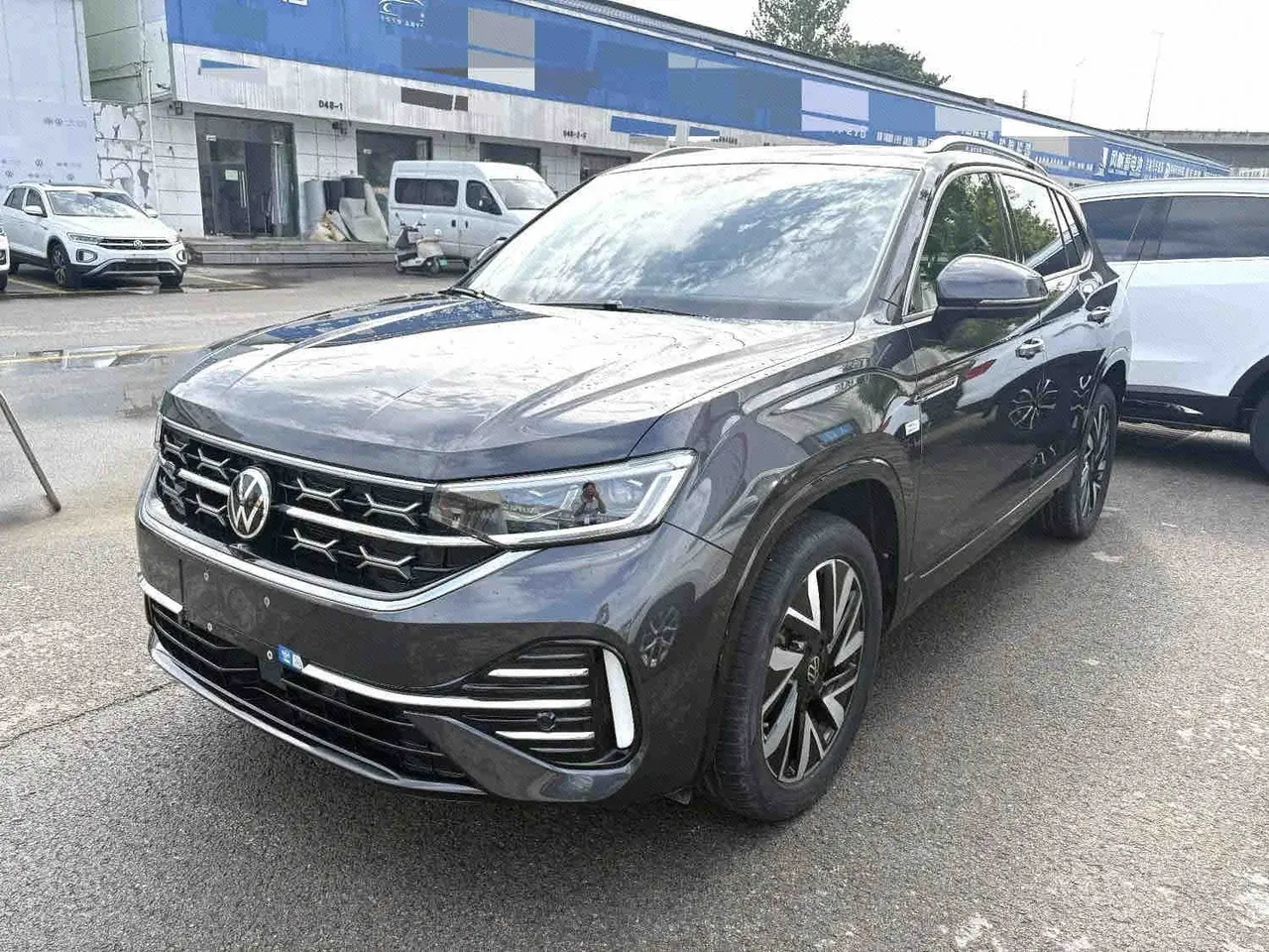 Volkswagen 2024 Tanyue 2.0TSI 380TSI four-wheel drive R-Line high-energy version of automatic gear - View 1