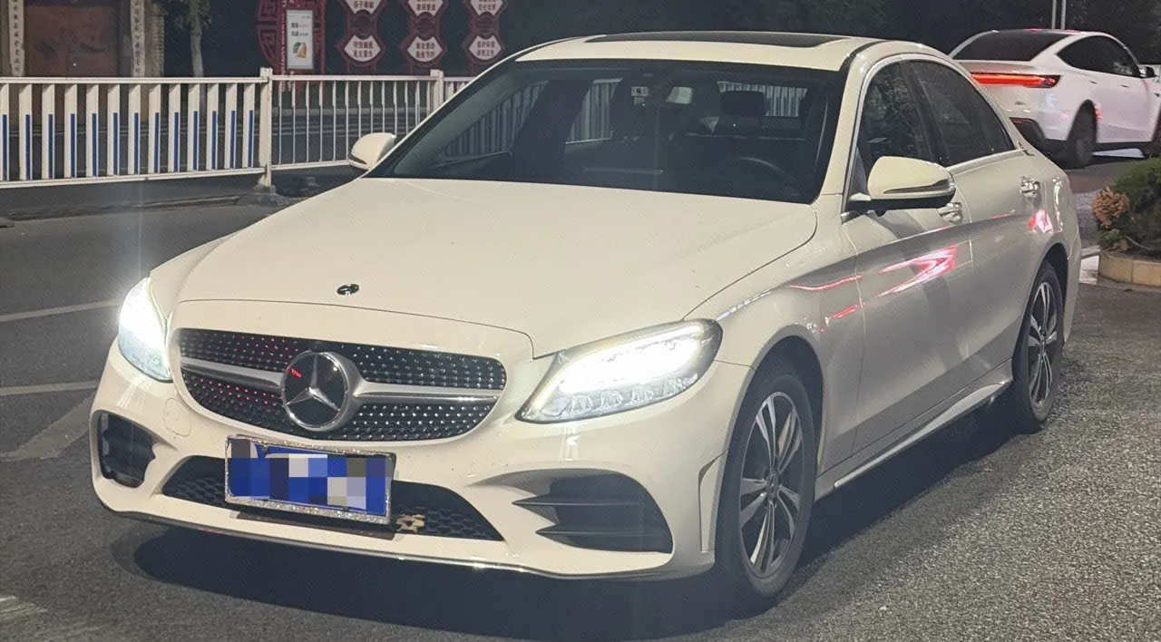 Mercedes Benz Class C 2020 C 200 L 1.5T Fashion (Modified) Automatic Gear - View 1
