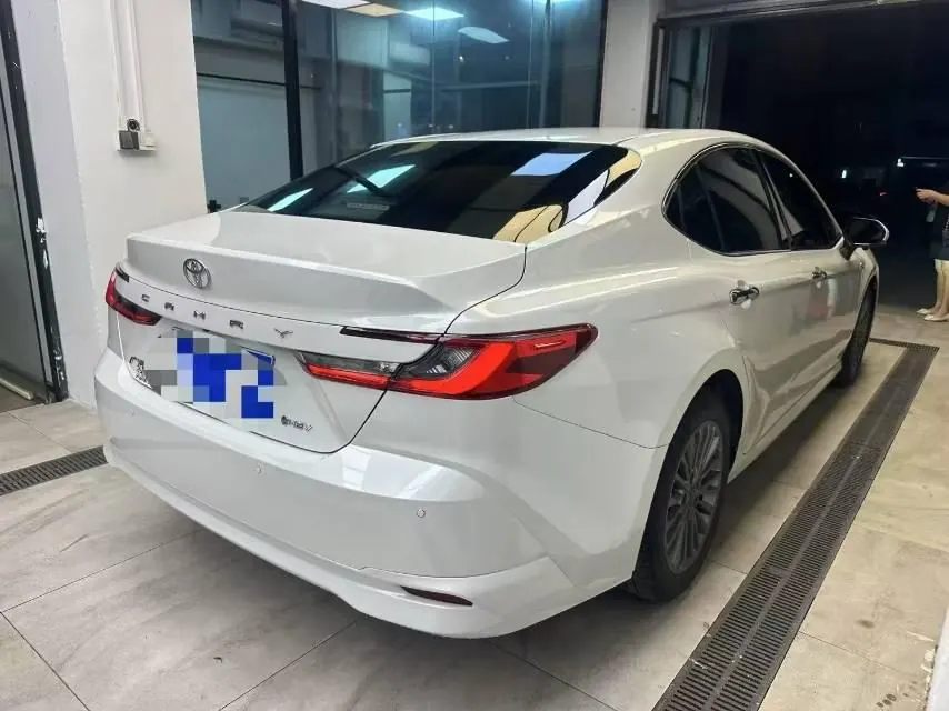 Toyota 2024 Camry Dual Engine 2.0HGVP Stepless Deluxe Automatic Gear 3