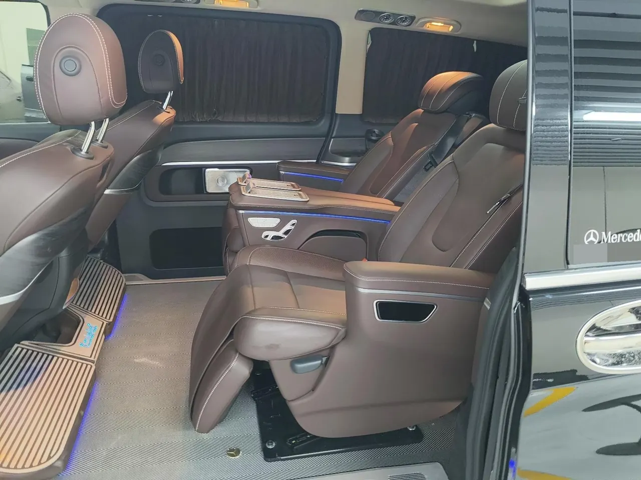 Mercedes Benz V 2024V 300 L 48V 2.0T Deluxe Automatic Gear 11
