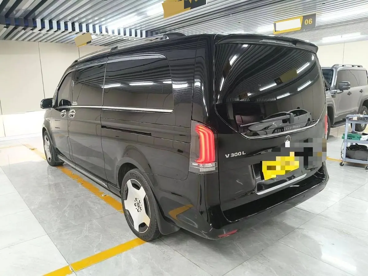Mercedes Benz V 2024V 300 L 48V 2.0T Deluxe Automatic Gear 3