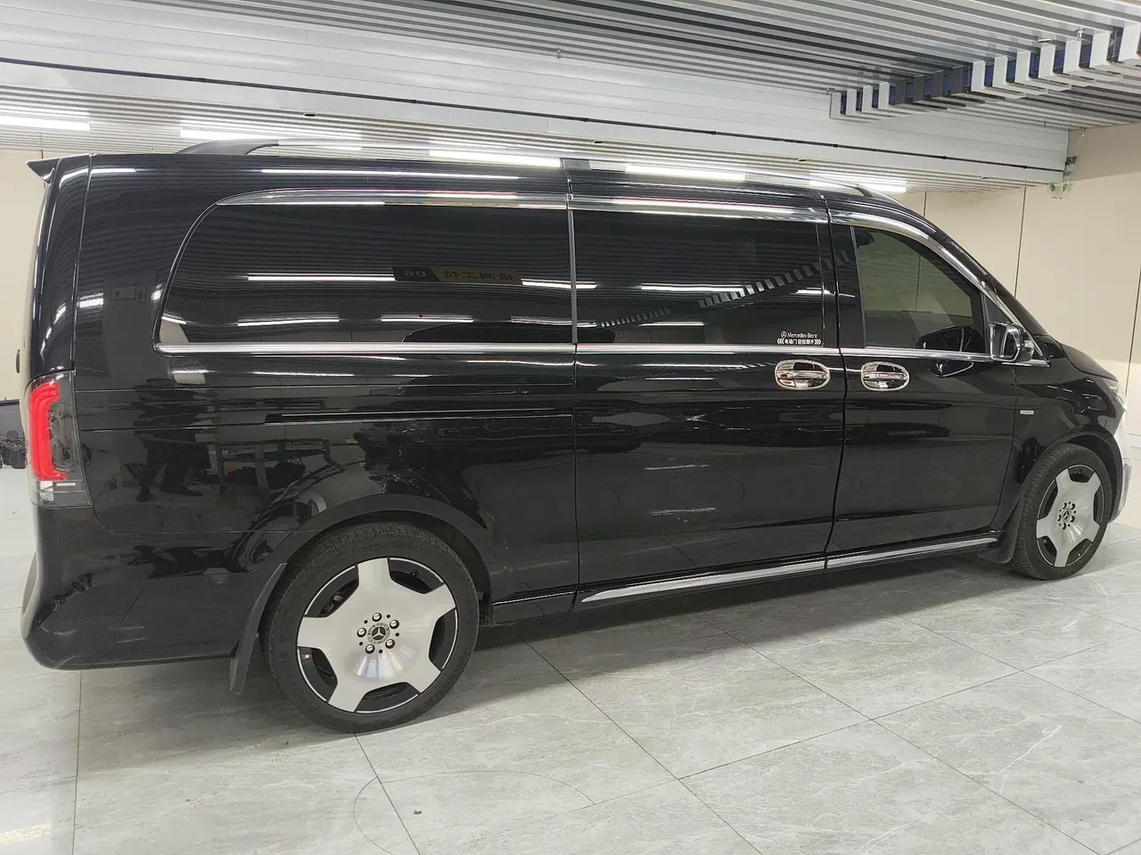 Mercedes Benz V 2024V 300 L 48V 2.0T Deluxe Automatic Gear 5