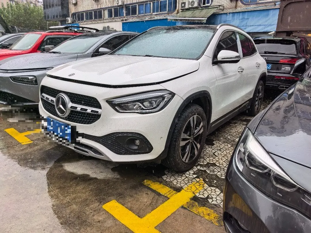 Mercedes Benz 2022 GLA 200 1.3T (modified) automatic gear - View 1