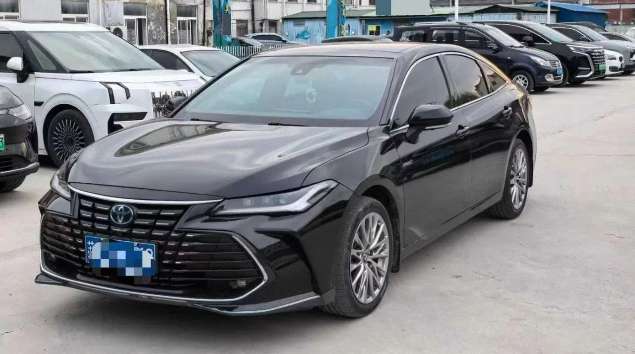 Toyota 2022 Asian Dragon Double Engine 2.5 Stepless XLE Premium Automatic Gear - View 1