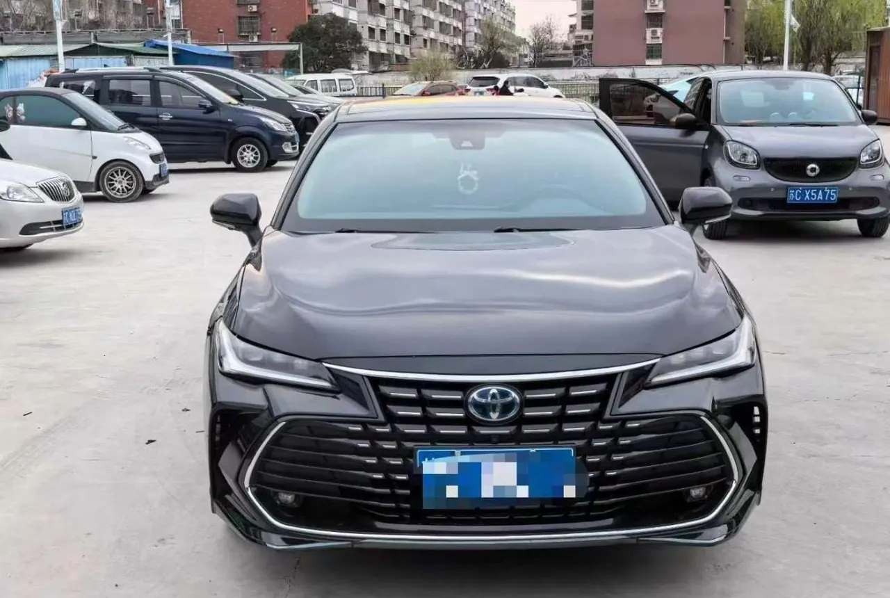 Toyota 2022 Asian Dragon Double Engine 2.5 Stepless XLE Premium Automatic Gear 2