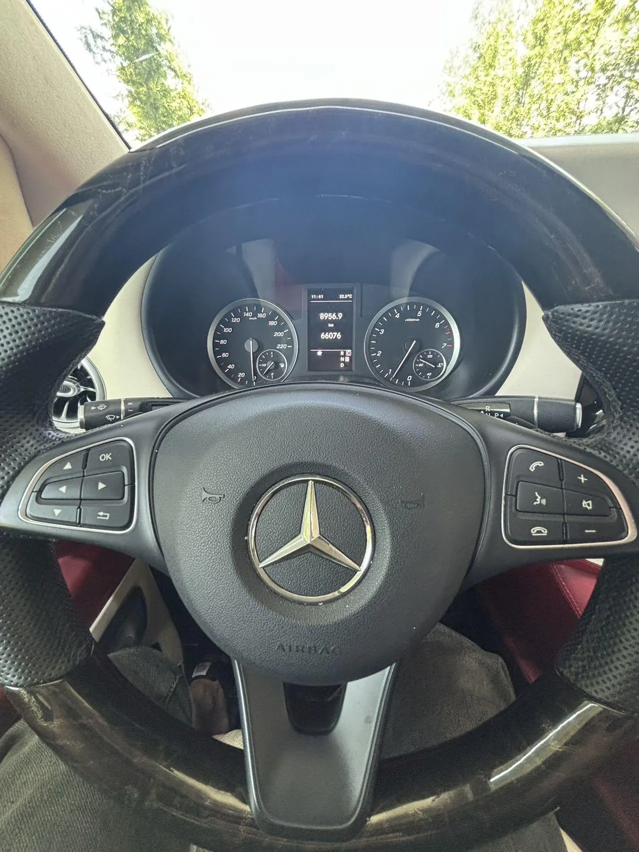 Mercedes Benz 2020 Vito 2.0T Elite Edition 7-seat Automatic Gear 5