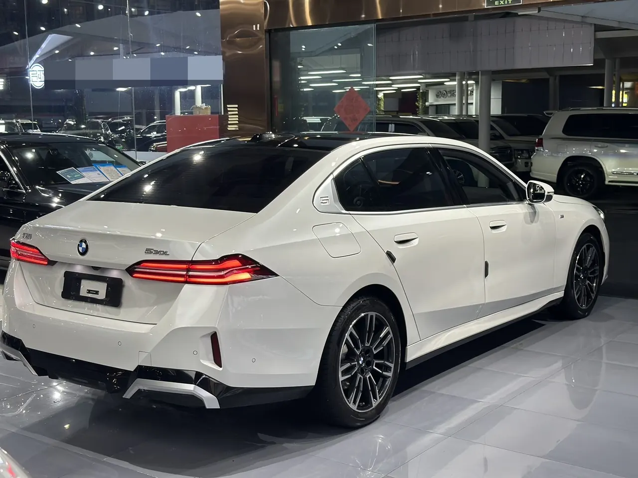 BMW 5 Series 2024 model 530Li 48V 2.0T Leading Edition M Sport Package Automatic 12