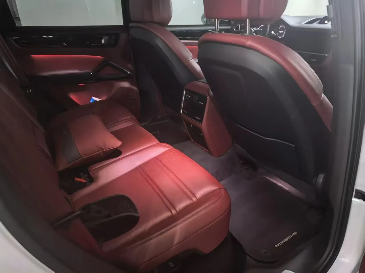 Porsche Cayenne New Energy (Imported) 2023 Cayenne Oil and Electric Hybrid 2.0T Automatic Gear 5
