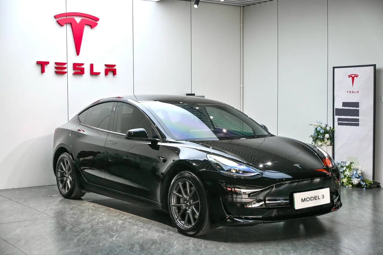 Tesla 2022 Model 3 rear-wheel drive version of automatic transmission 2