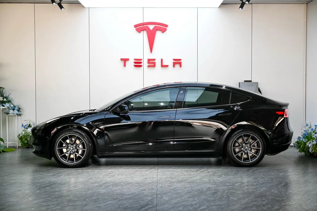 Tesla 2022 Model 3 rear-wheel drive version of automatic transmission 3