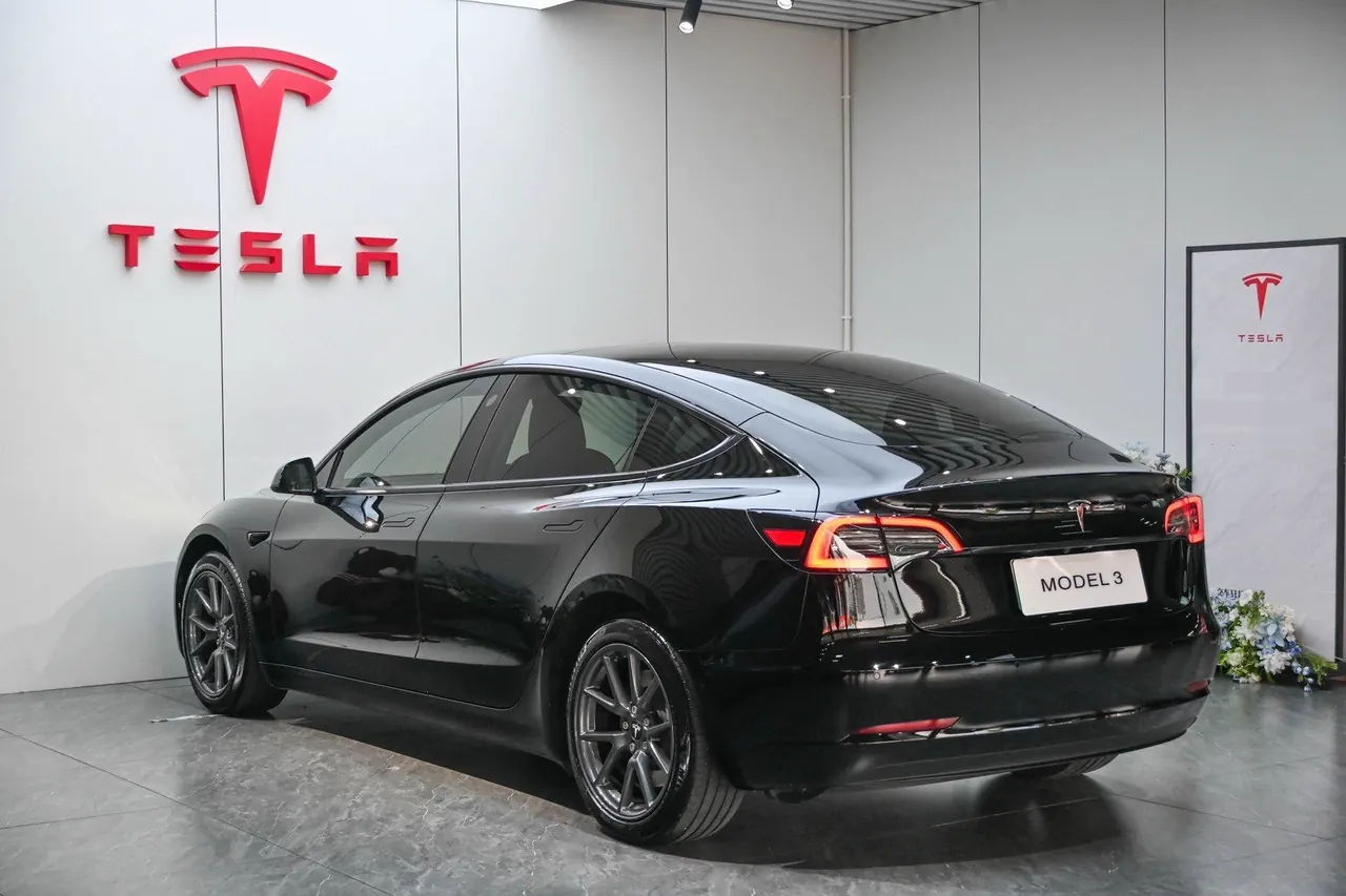 Tesla 2022 Model 3 rear-wheel drive version of automatic transmission 5