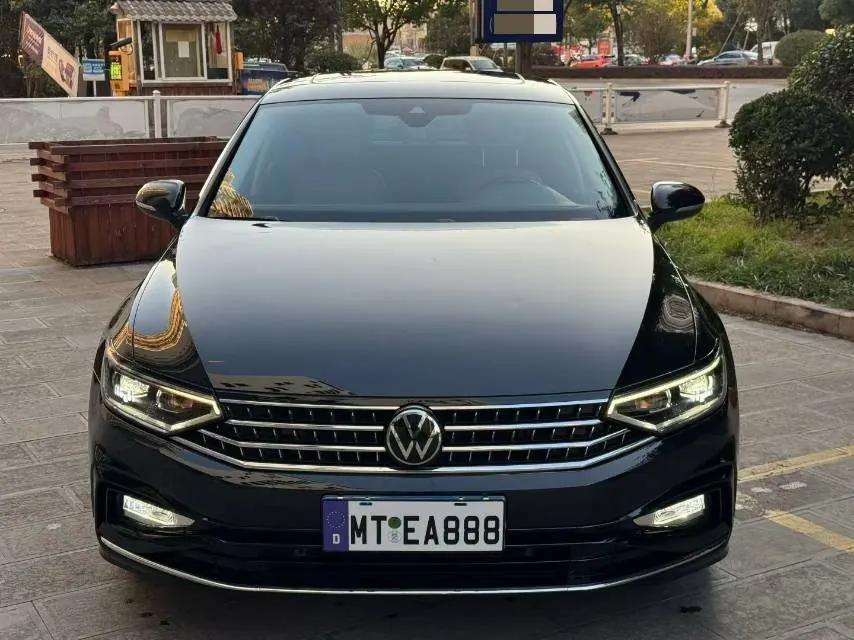 Volkswagen 2023 Magotan 2.0TSI 330TSI 2 million Commemorative Luxury Automatic Gear 3
